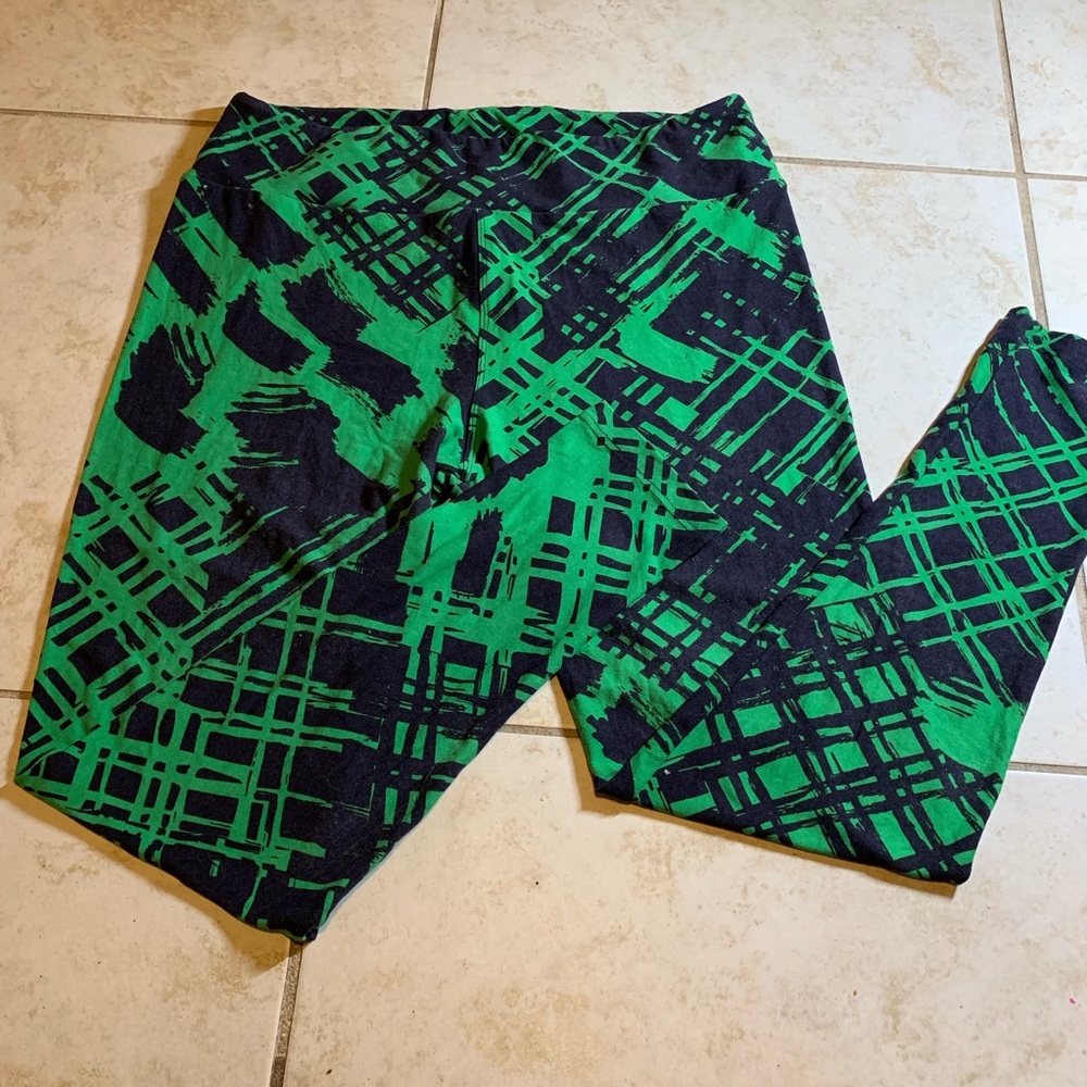 Green leggings